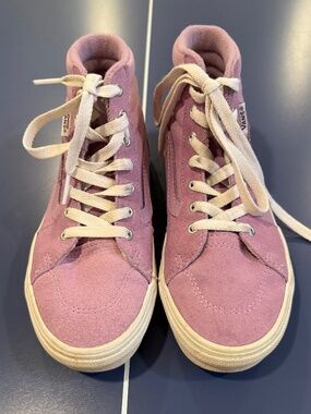 Size 2 Vans Kids’ Filmore High Top Sneaker